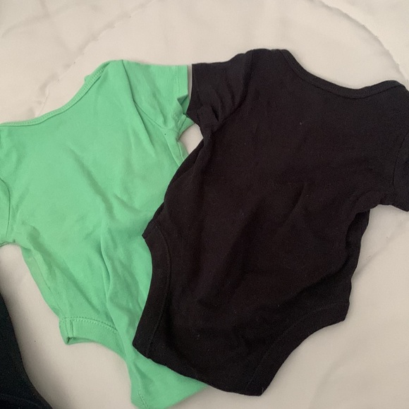 Star Wars 0-3 month baby onesies - Picture 4 of 5